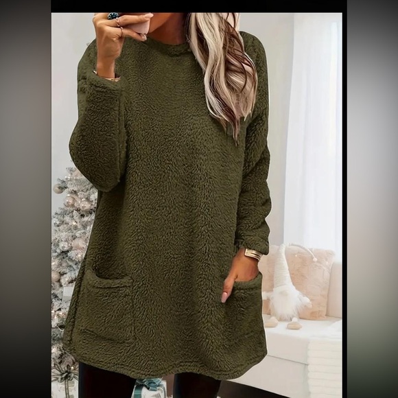 Long Sleeve Fuzzy crew neck sweatshirt with pockets - Picture 4 of 4